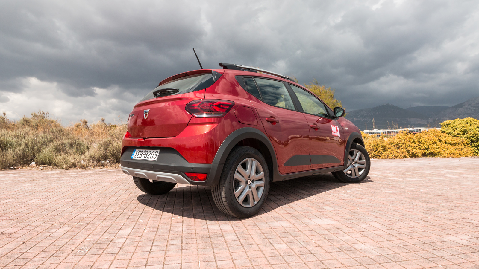 Sandero Stepway LPG: Crossover στοιχεία και 1.360 χλμ αυτονομία